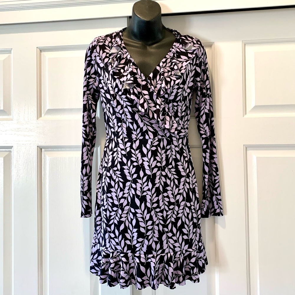 Made with Love Blue Blush Floral V-Neck Long Sleeve Dress, size Medium